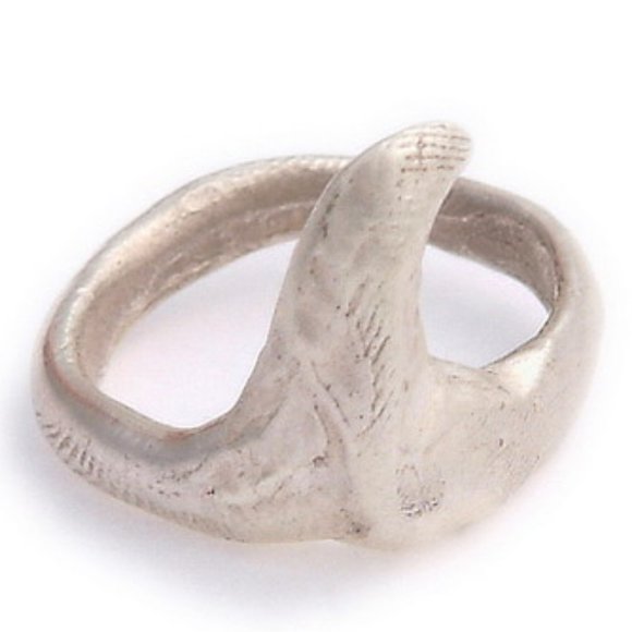 Sterling Point Ring Primitive Modern Lost Treasure